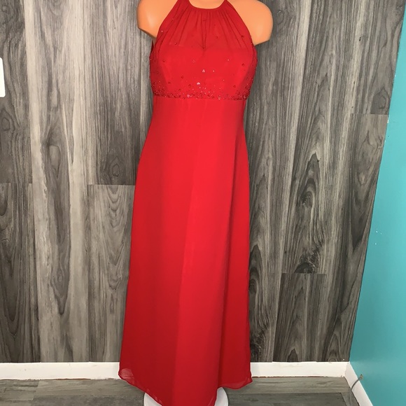 Red Dress - Picture 6 of 7